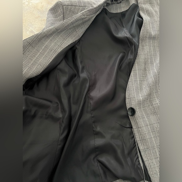 063. Bundle of Two Blazers - Picture 6 of 11